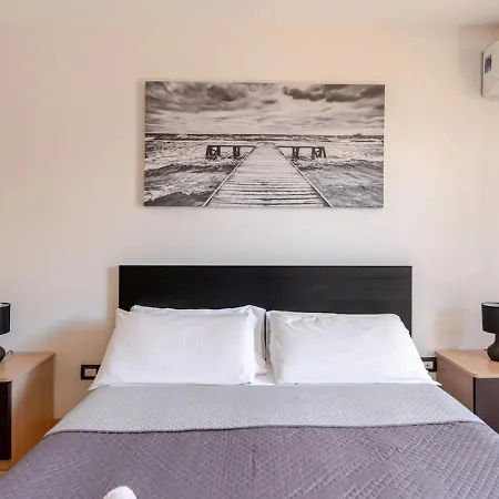 Garden Villa - Free Parking, Wi-Fi E Netflix Fiumicino Buitenkant foto